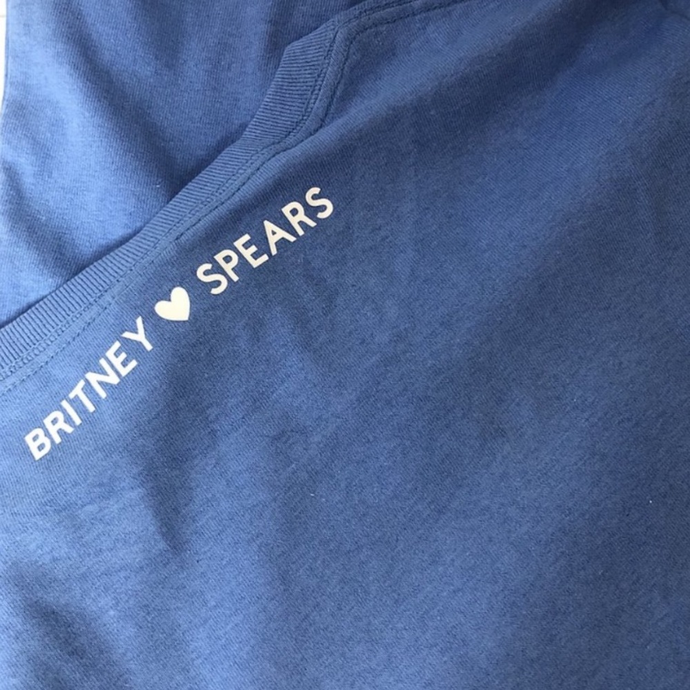 DUMP HIM | brintey’s iconic baby tee - Picture 3 of 3